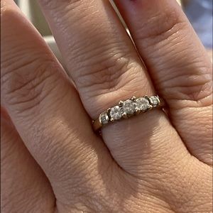 .5 Ct Yellow Gold Diamond ring baguettes on sides